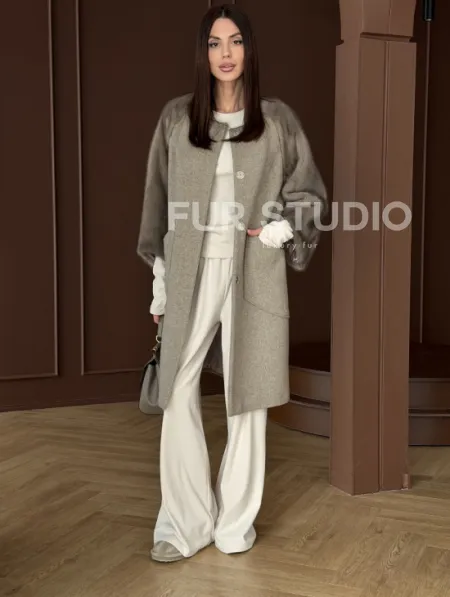 Женское пальто с меховыми рукавами из норки - фото 5