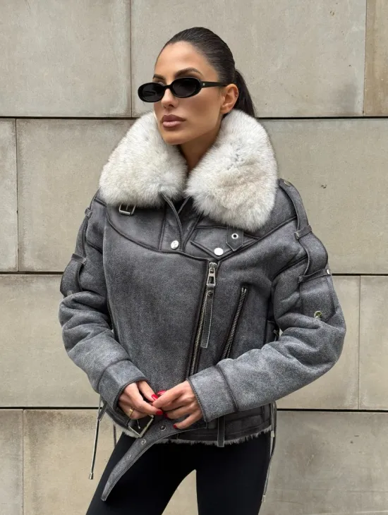 Стильная косуха-дубленка Vintage Grey с воротником из меха песца со шнуровкой на спине - фото 9