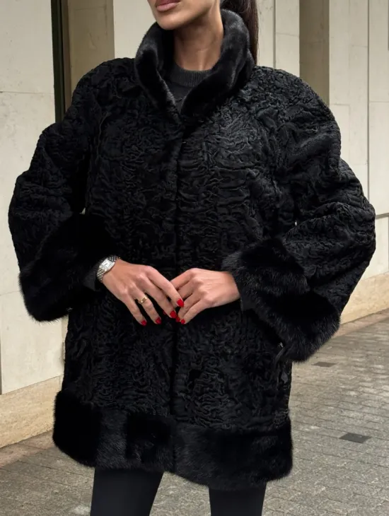 Черное полупальто из меха каракульчи, стойка воротник и манжет из норки - фото 7