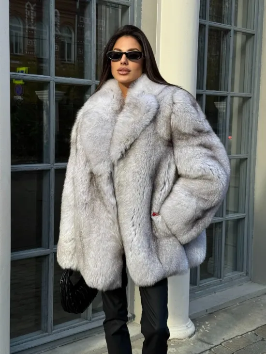 Шуба из аукционного меха финского песца, цельные пластины - фото 5