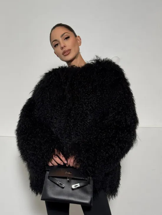 Черная шуба из меха ламы воротник шанель - фото 9