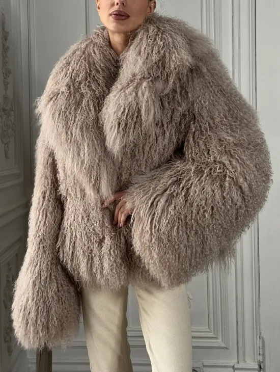 Шуба из меха ламы «Пломбир» с английским воротником - фото 1