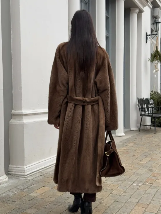 Натуральная шуба пастель из скандинавской норки SAGA FURS SUPERIOR - фото 4