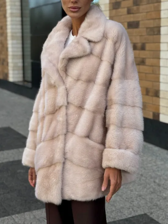 Шуба норковая пудрового цвета с английским воротником - фото 2