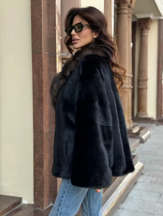 Короткая норковая шуба махагон с воротником из куницы - фото 6