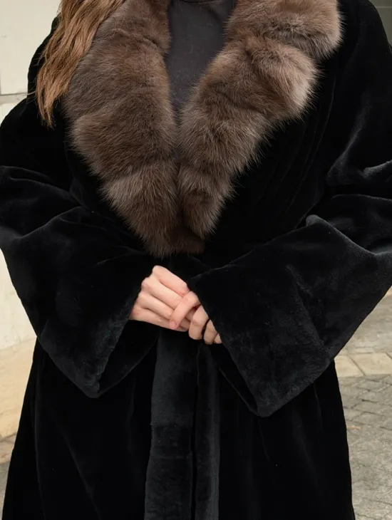 Длинная шуба из стриженой норки с воротником куница - фото 1
