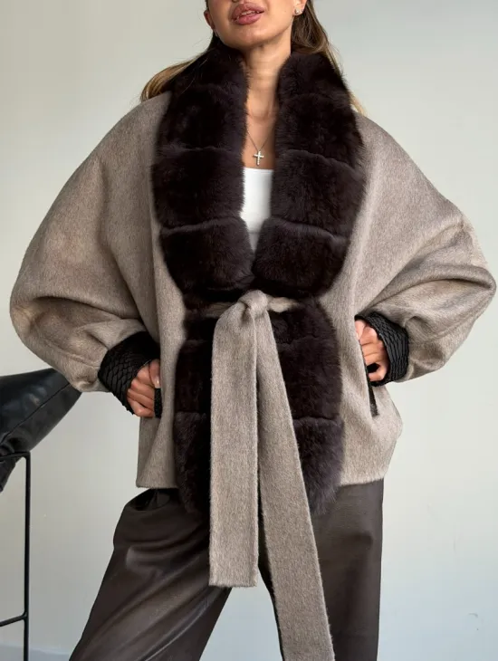 Пальто с мехом финского песца - фото 4