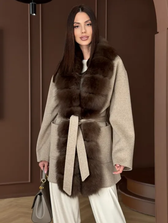 Пальто с отделкой из меха песца - фото 0