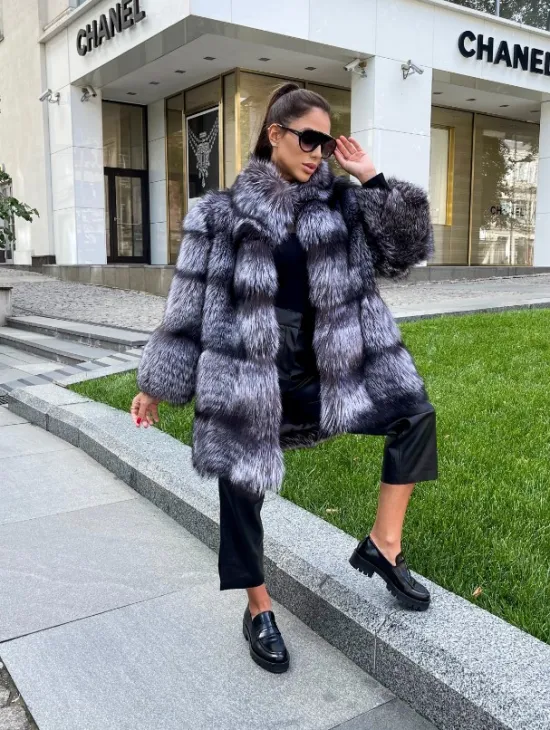 Шуба из меха чернобурой лисы - фото 3