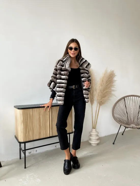 Болеро из шиншиллового орилага с воротником-стойка - фото 4